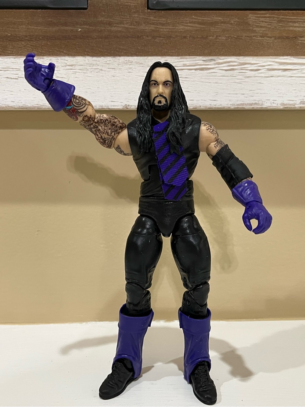WWE The Undertaker Elite Wrestling Action Figure with removable tie Toy